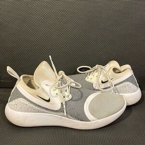 Nike tennis shoes